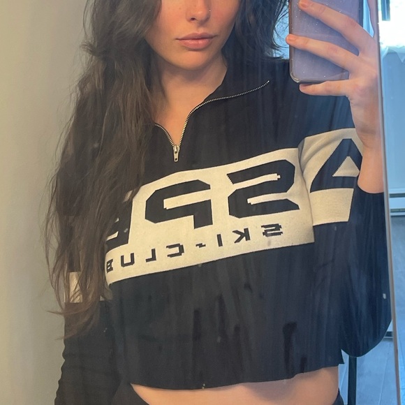 ‘Aspen Ski Club’ collared sweater - Picture 5 of 5